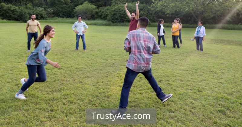 Chain Tag Fun Backyard Games For Birthday Parties 12 Year Olds