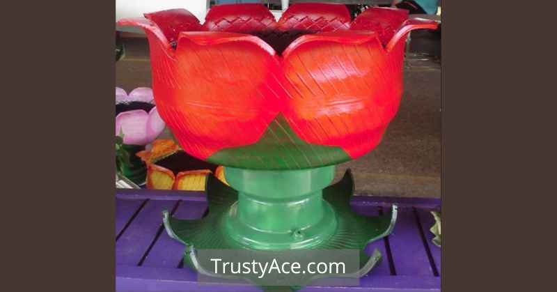 Tire Planters Ideas That Are Flower Shaped