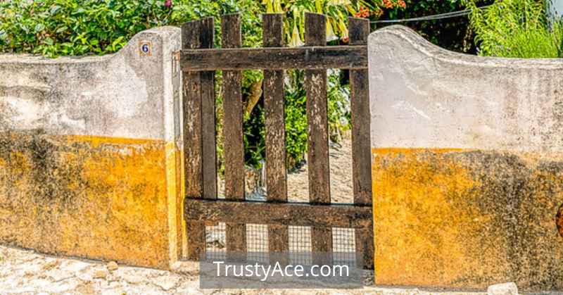 Low Rustic Fence Gate Ideas