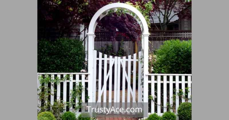 Small Picket Fence Gate Ideas