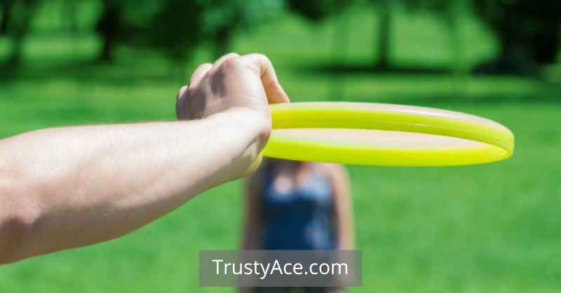 Frisbee - Fun Outdoor Games For Large Groups With Frisbees