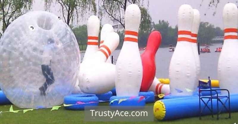 Giant Bowling - Fun Outdoor Games To Play With Friends