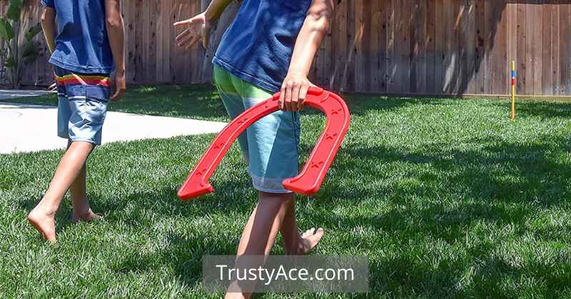 Giant Horseshoe Toss - Fun Outdoor Games For Large Groups Team Building