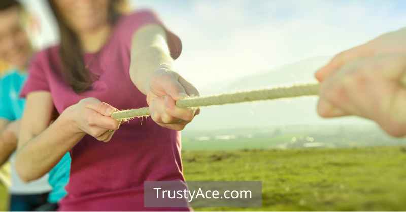 Tug Of War - Large Group Outdoor Games For Fun