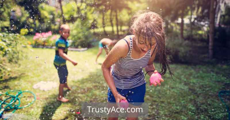 Balloon Fight / Water Balloon Fight - Fun Birthday Party Outdoor Games For Large Groups