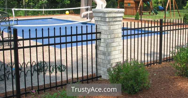 Garden Fence Ideas With Metal And Wood