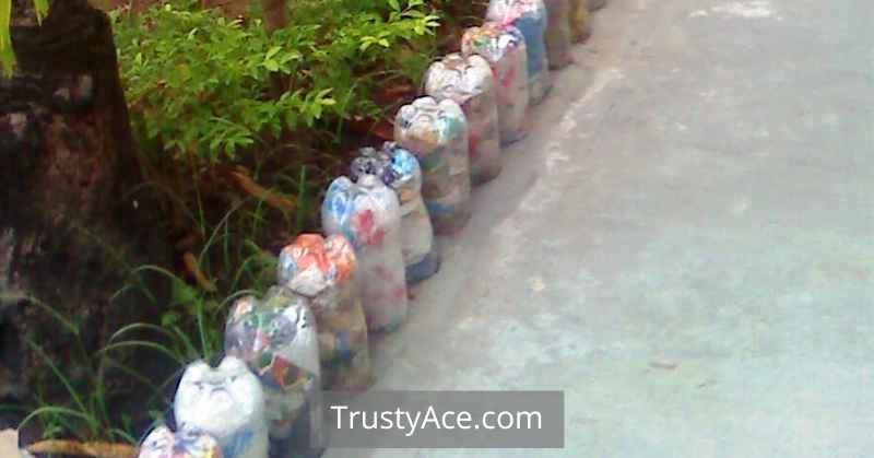 Plastic Bottles Landscape Border Ideas