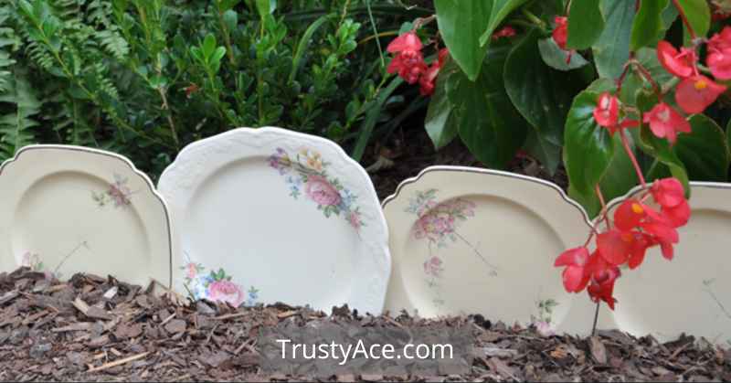 Recycled Plates As Border Cheap Landscape Border Ideas