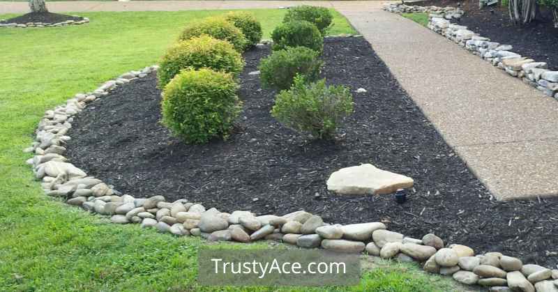 Landscape Border Ideas With River Stone Edging