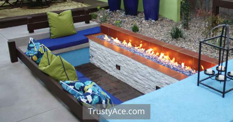 Elongated Backyard Design With Outdoor Fire Pit Ideas