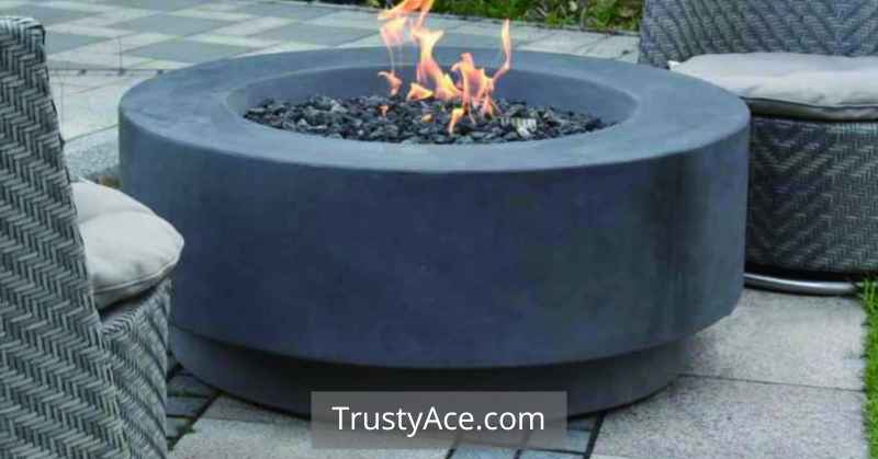 Backyard Outdoor Fire Pit Ideas With Elegant Table