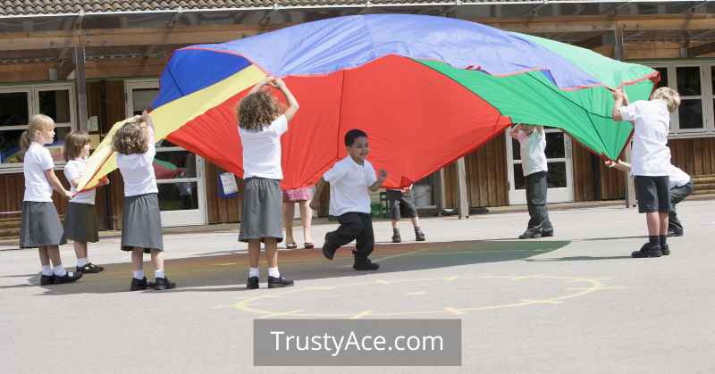 Childrens Parachute Games - Under the Bridge