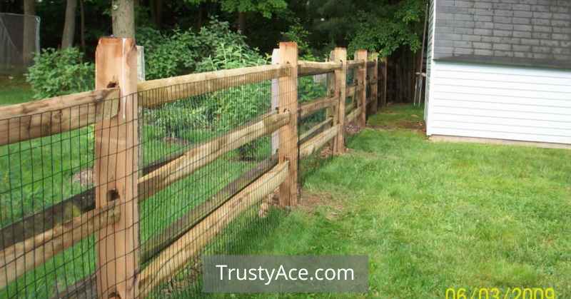 Wood Fence Ideas With Wood Posts And Black Chain Link