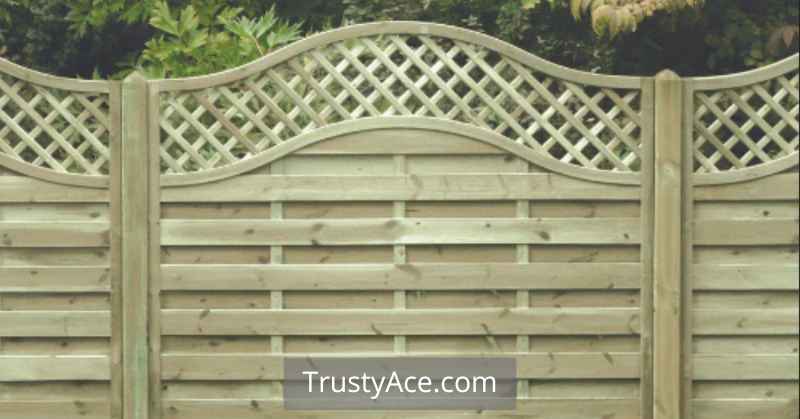 Curvy Wood Fence Ideas