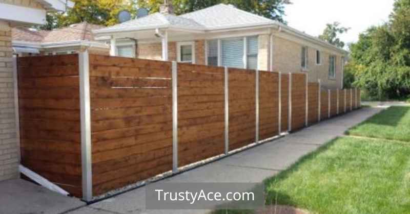 Horizontal Wood Privacy Fence Ideas With Metal Posts