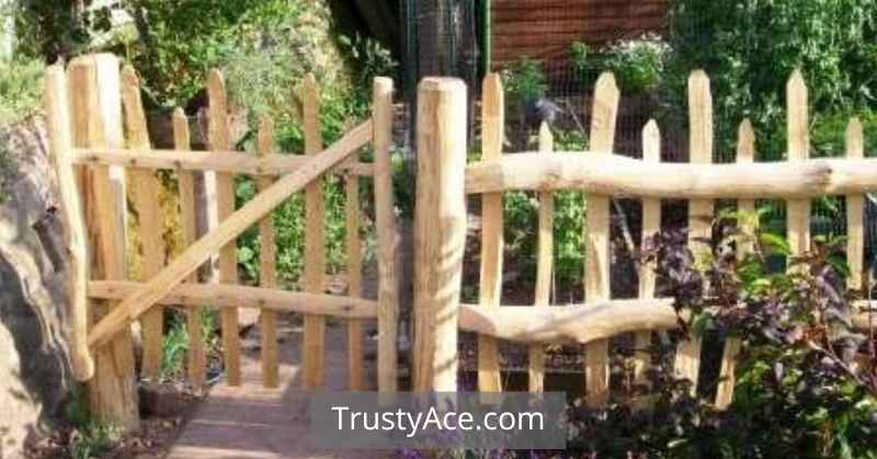 Natural Wood Fence Ideas