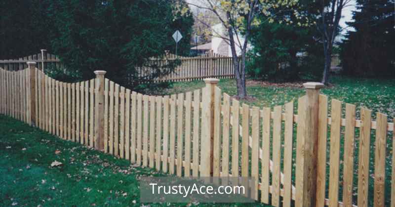 Scalloped Picket Wood Fence Ideas