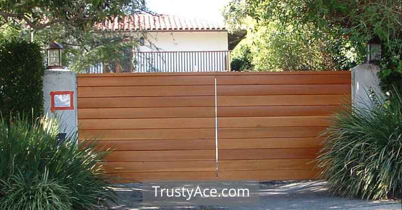 Wood Fence Ideas Driveway